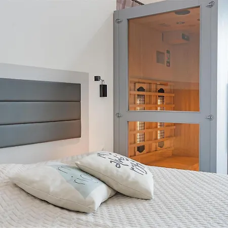 5 - The Hideaway | Wellness By The Water With Sauna And Jacuzzi Villa *