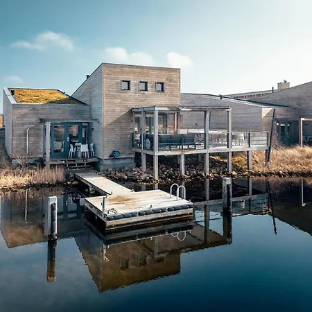 5 - The Hideaway | Wellness By The Water With Sauna And Jacuzzi Villa